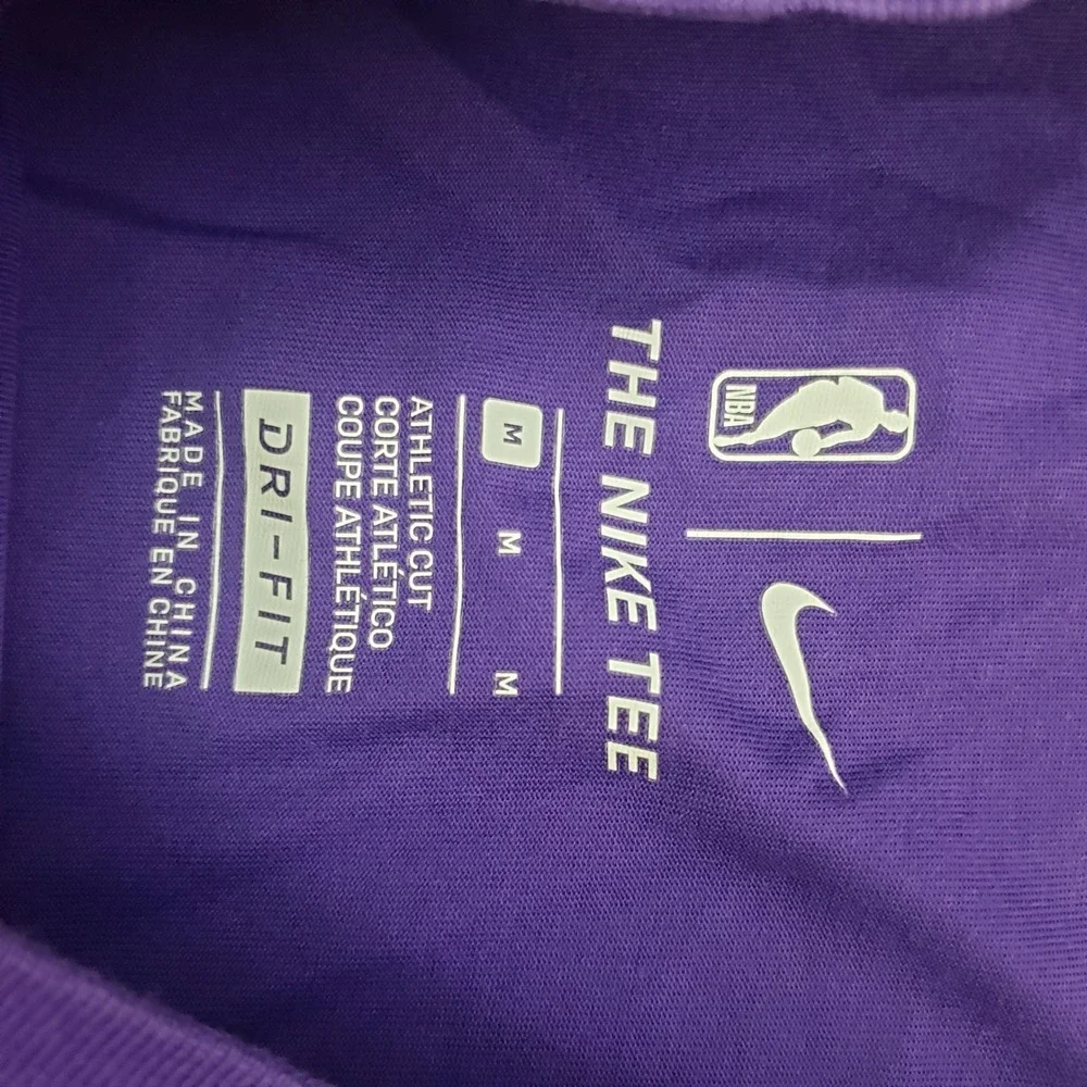 Nike Los Angeles Lakers Shirt Mens Medium Purple Long Sleeve NBA‎ Basketball